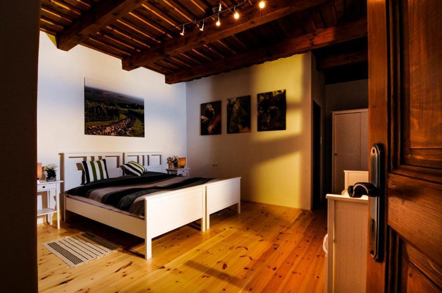 Sed Pince Vendeghaz Aparthotel Somlojeno ภายนอก รูปภาพ